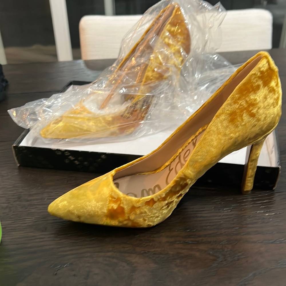 Sam Edelman pumps